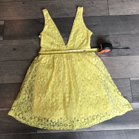 Yellow fit and flare lace overlay dress - Picture 3 of 8